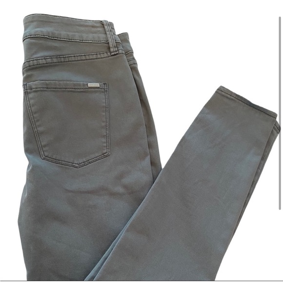 White House Black Market The Mid Rise Skinny Ankle Jean - Picture 5 of 5